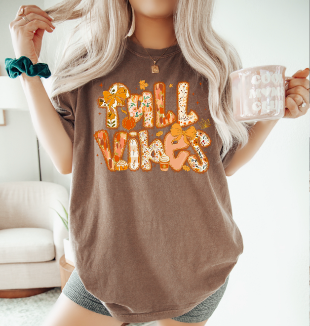 Fall Vibes Patterned T-Shirts & Sweatshirts