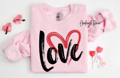 LOVE Shirt, Love Heart Shirt, Shirt for Valentines Day, Cute Gift for her, Valentine's Day Gift, Valentine Gift