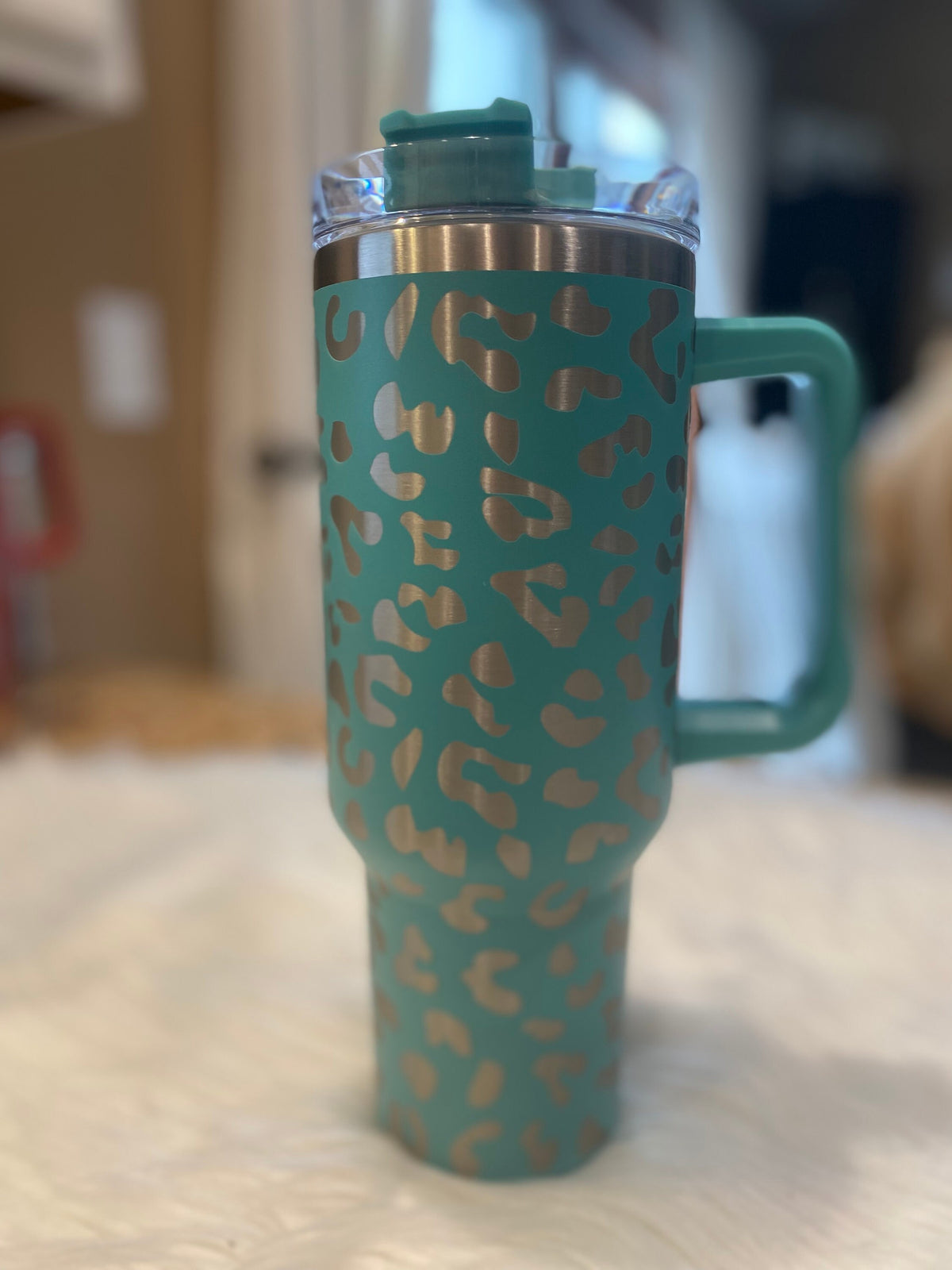 SHIPS SAME DAY | 40 Oz. Stainless Steel Double Insulated Cup with Handle Leopard and Straw